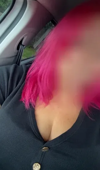 Amira, 37