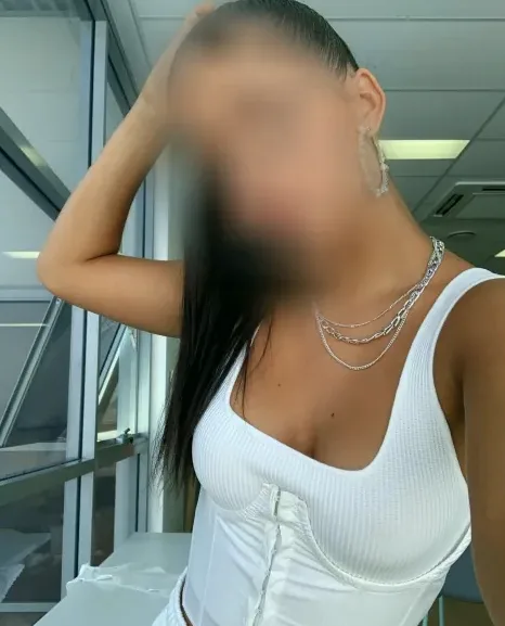 Andrea, 20