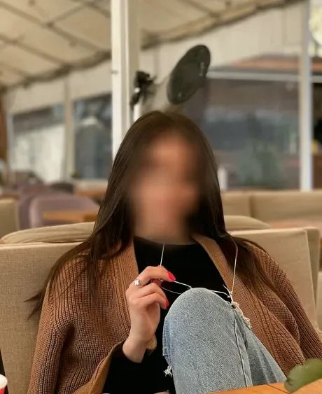 Anna, 26