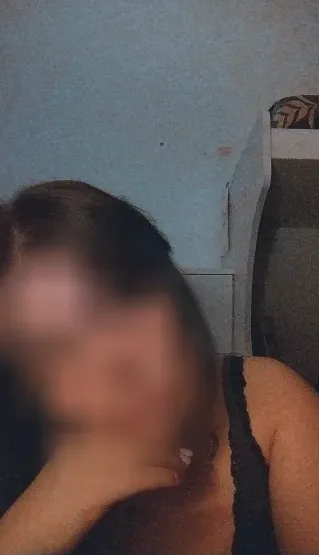 Ayse, 29