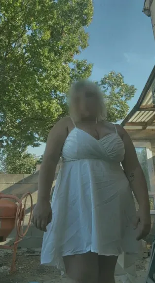 Carla, 22