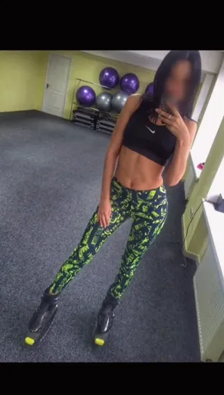 Daniela, 32