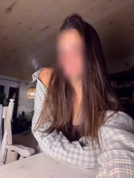 Greta, 22