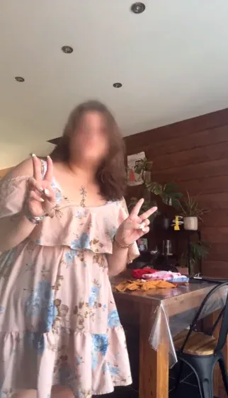Jacqueline, 23
