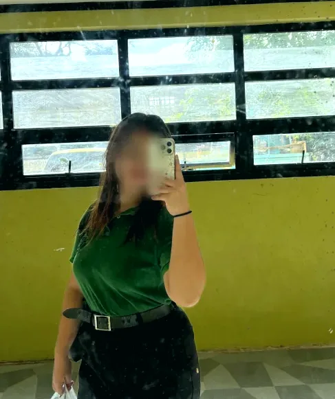 Lara, 19