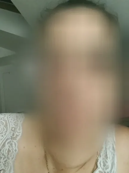 Leonie, 35