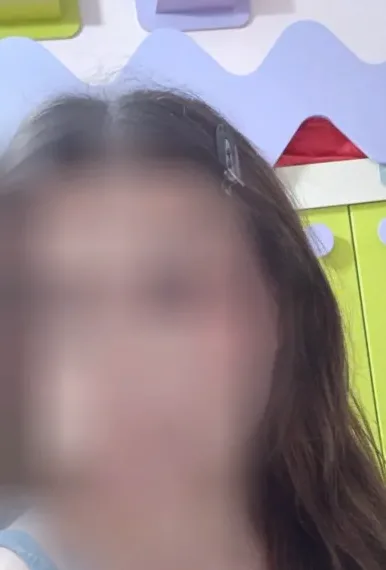 Neele, 33