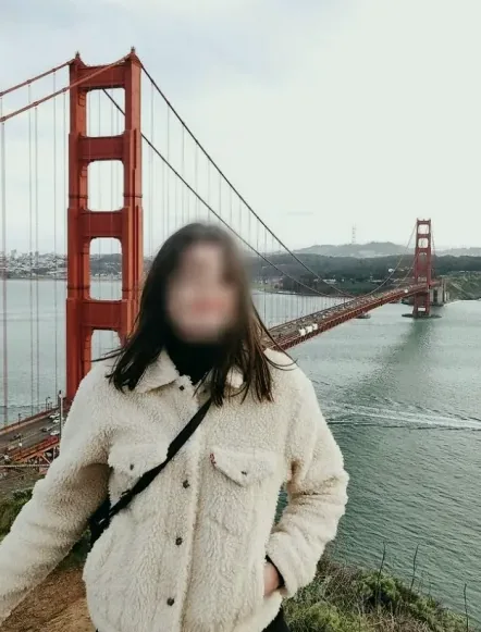 Özlem, 28