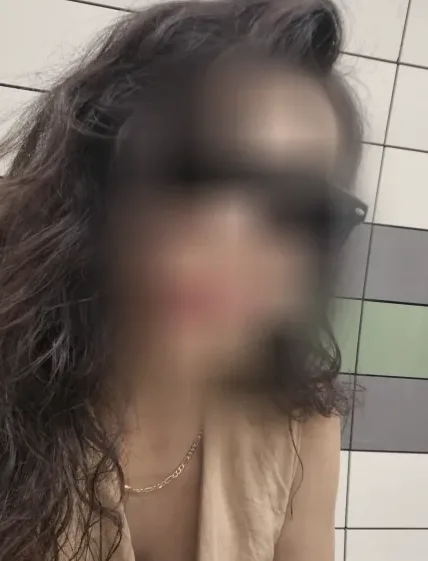 Paula, 36