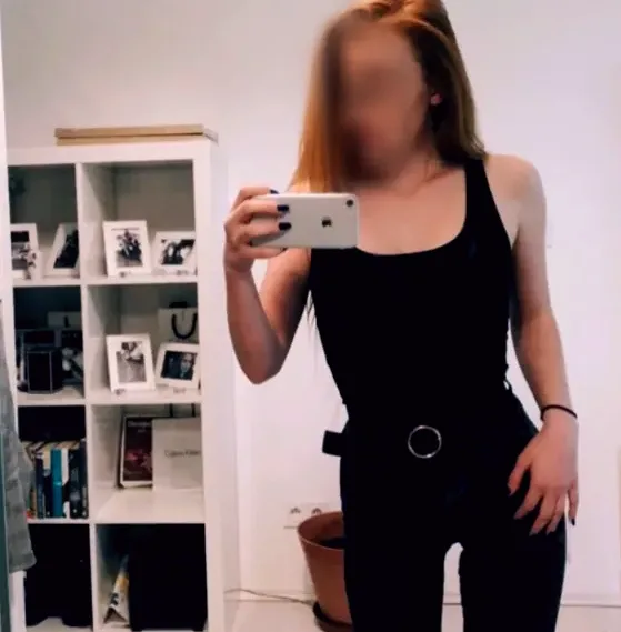 Paula, 36