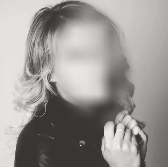 Saskia, 33