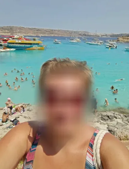 Zeynep, 40